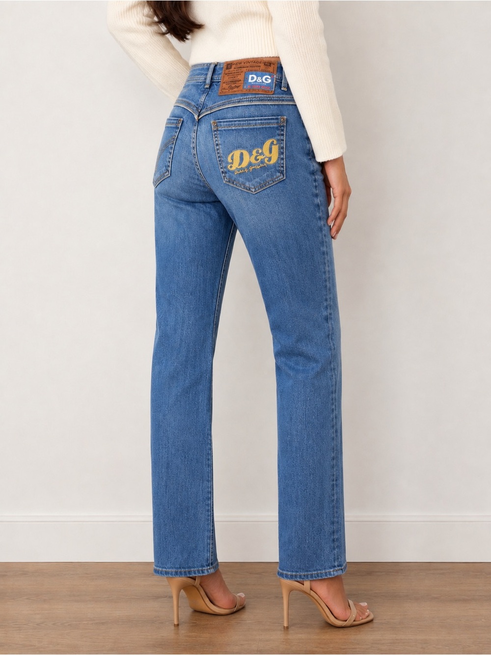 D&G Dolce & Gabbana Lovely Straight Leg Vintage Jeans Size 26 Embroidered Pocket